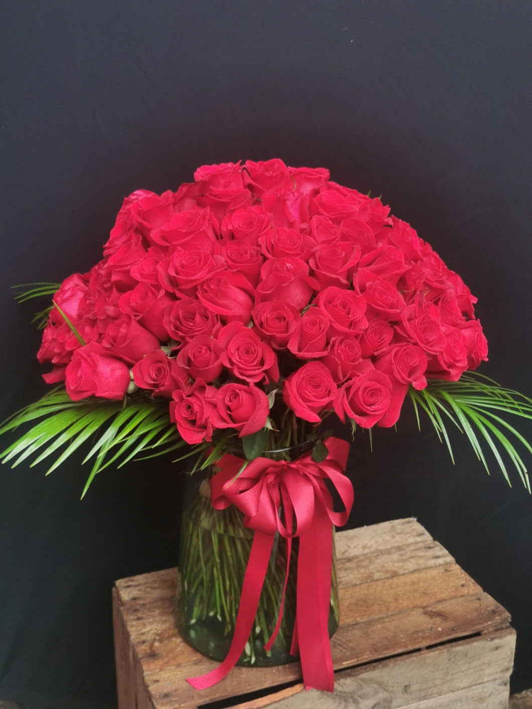 100 Red Rose Vase