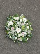 Grouped, textured, Woodland Style Posy Pad